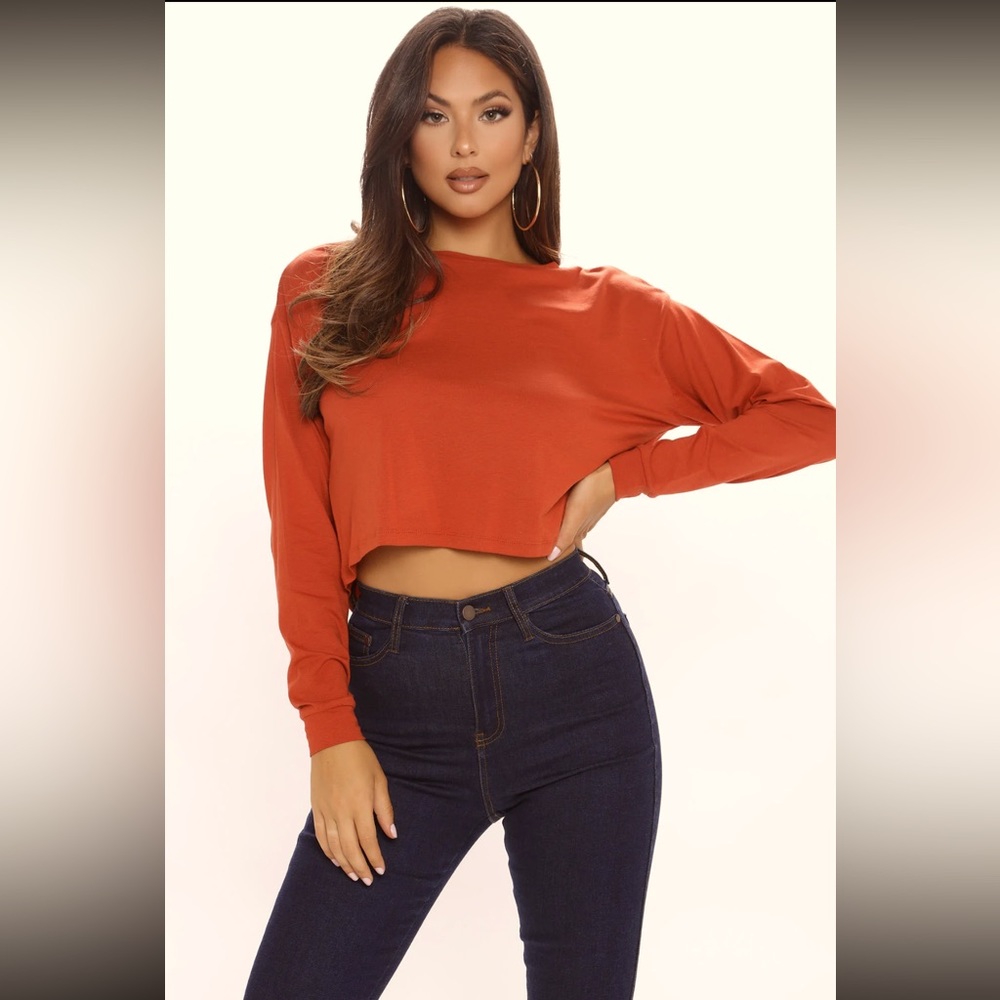 EUC Orange crop top shirt!!
